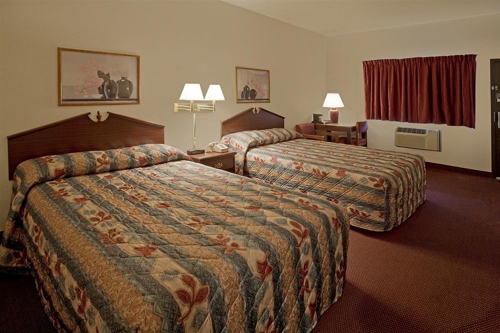 Americas Best Value Inn-Livonia/Detroit Exterior foto